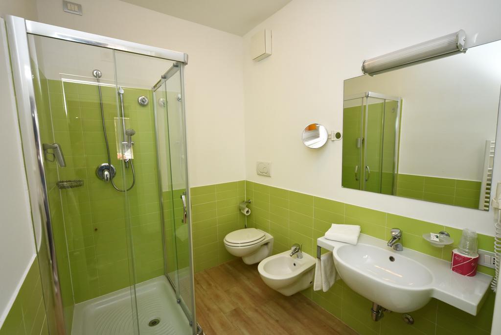 Sound Suite Hotel Riccione Zimmer foto