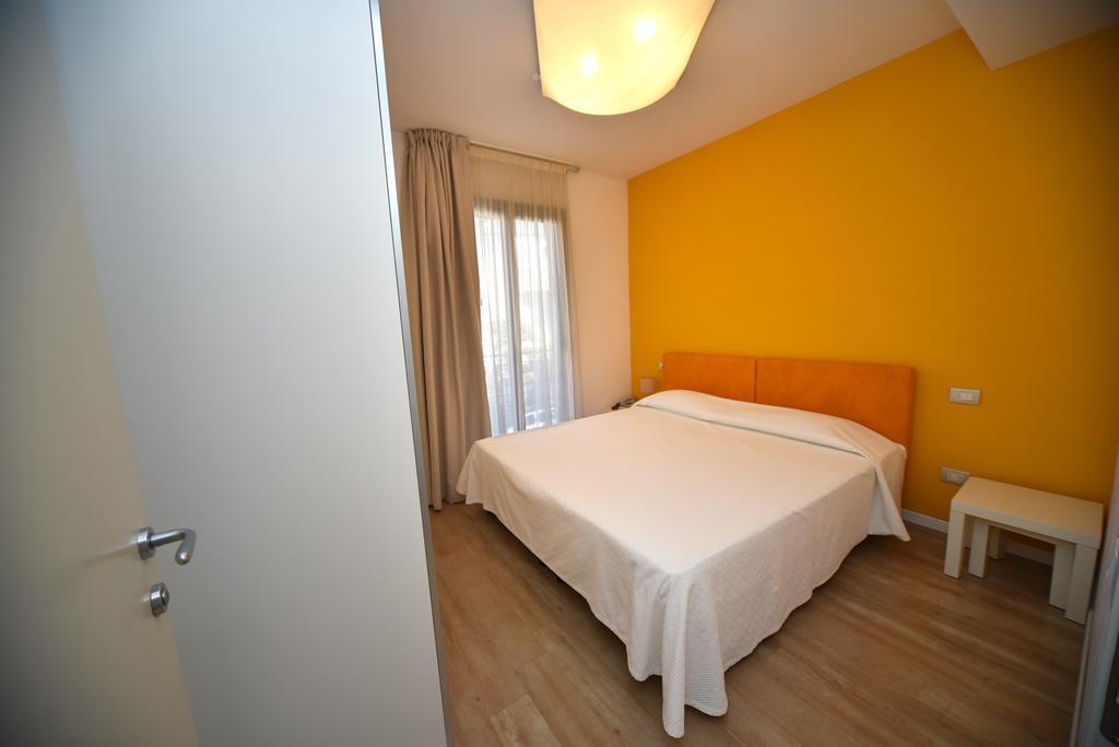 Sound Suite Hotel Riccione Zimmer foto